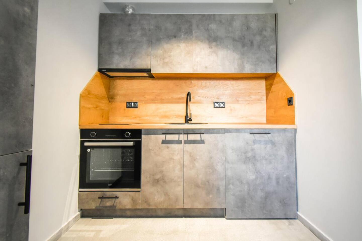 6 Studios 6 Bathrooms 2 Levels Kitchens Софія Екстер'єр фото